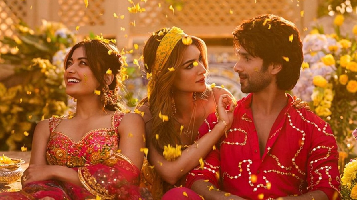‘कॉकटेल 2’ को मिला A सर्टिफिकेट, कृति सेनन के 12 साल के करियर में पहली बार हुआ ऐसा