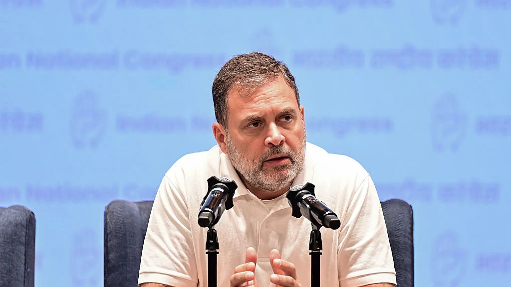 भारतीय नाविकों पर हमले को लेकर राहुल गांधी का केंद्र पर निशाना, बोले- सरकार क्यों है खामोश?