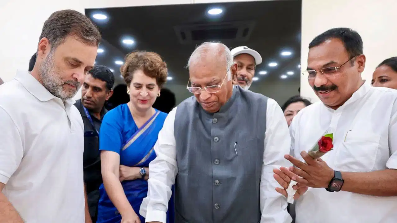 राहुल गांधी की 2029 दावेदारी पर बड़ा सवाल: ‘PM बनाओ’ के नारों के बीच कितना मजबूत है रास्ता?