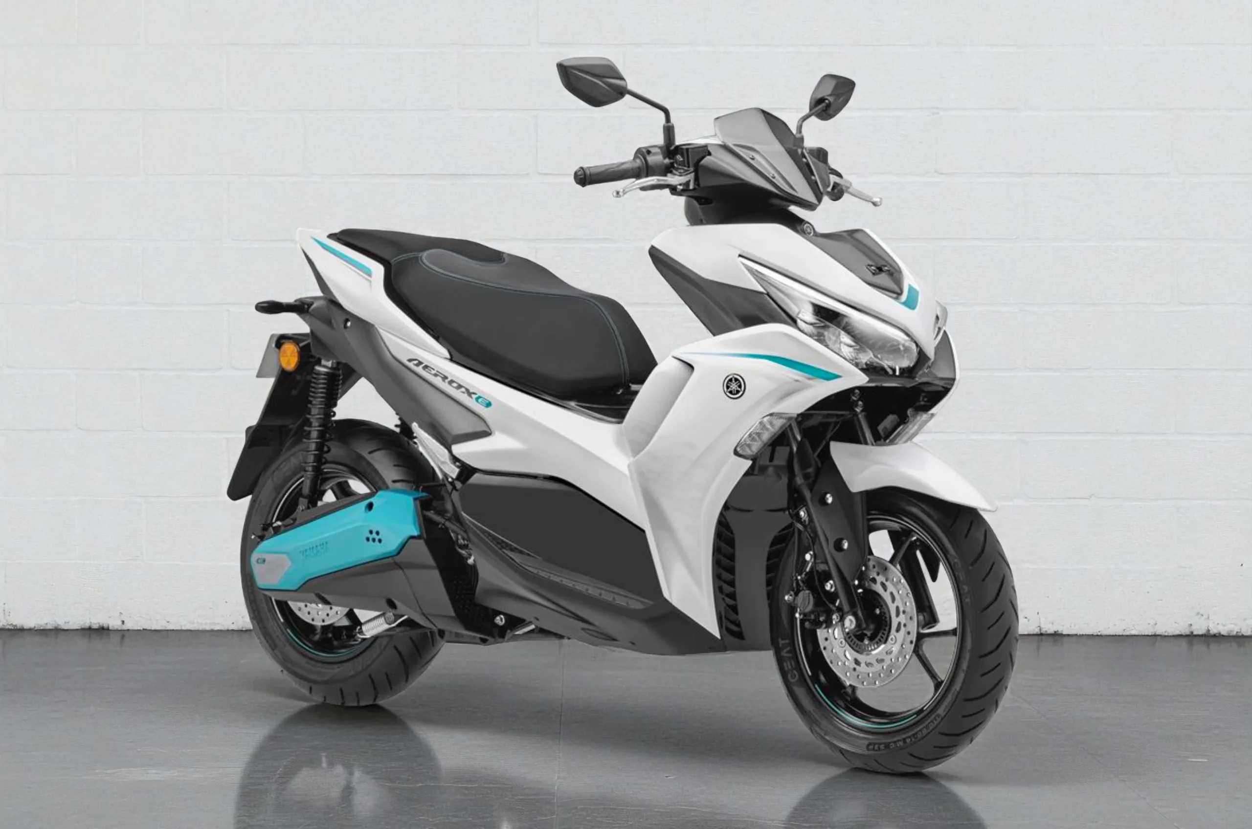Yamaha Aerox-E Launch: 117 KM रेंज और स्पोर्टी डिजाइन के साथ आया यामाहा का सबसे महंगा इलेक्ट्रिक स्कूटर, जानिए क्या है खास