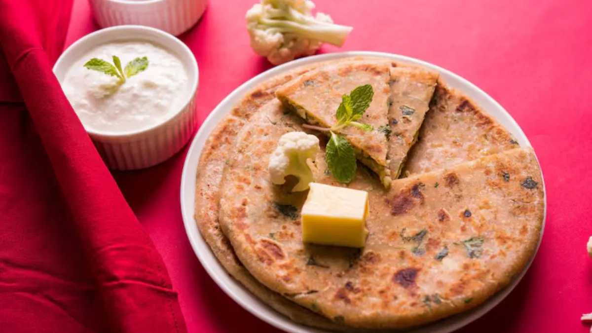 Monsoon Special Recipe: बारिश में बनाएं कुरकुरे गोभी के पराठे, स्वाद ऐसा कि बार-बार खाने का मन करेगा