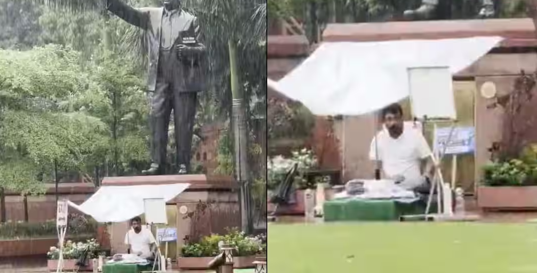 बारिश के बीच भी चंद्रशेखर आजाद का धरना जारी, बोले- ‘अन्याय के खिलाफ लड़ाई नहीं रुकेगी’