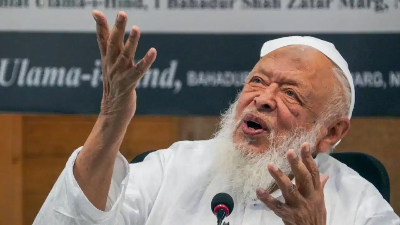 कांग्रेस की स्थापना पर अरशद मदनी का बड़ा बयान, बोले- शुरुआत में मकसद था हिंदू-मुस्लिम दूरी कम करना