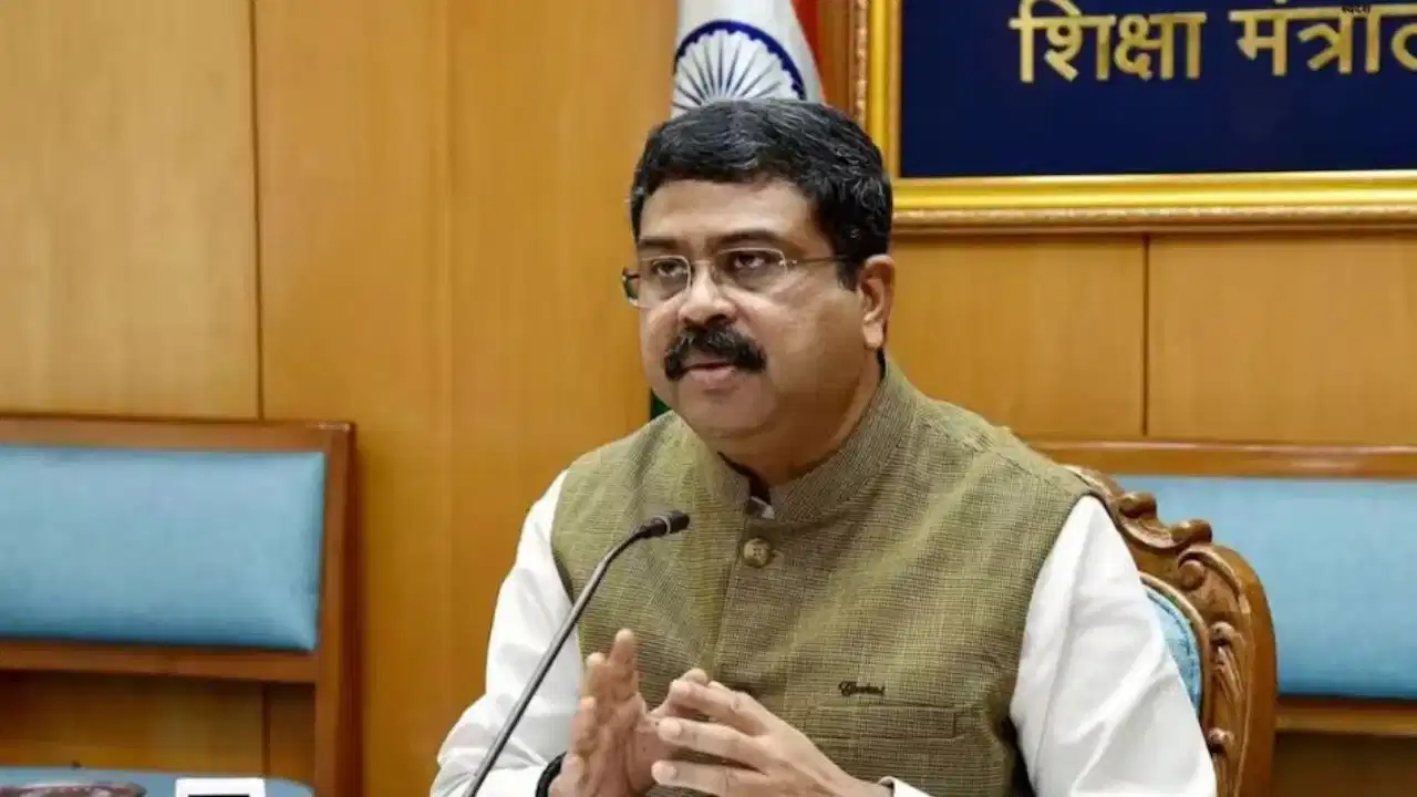 धर्मेंद्र प्रधान की कुल संपत्ति कितनी है? पत्नी के पास 500 ग्राम सोना, हलफनामे में हुआ खुलासा