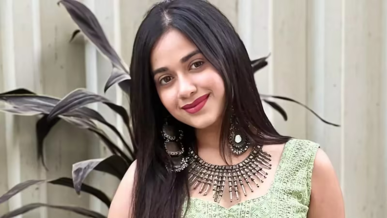 UAE के जू में फैमिली संग मस्ती करती दिखीं जन्नत जुबैर, स्टाइलिश लुक पर फिदा हुए फैंस