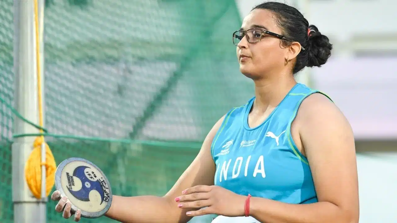 डिस्कस थ्रो से शुरू हुई लव स्टोरी, पति की कोचिंग में सीमा बनीं CWG मेडलिस्ट