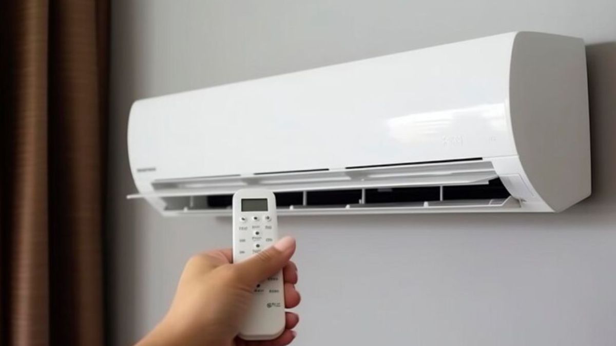 AC Tips: आखिर ज्यादातर एयर कंडीशनर सफेद रंग के ही क्यों होते हैं? जानिए इसके पीछे की वजह