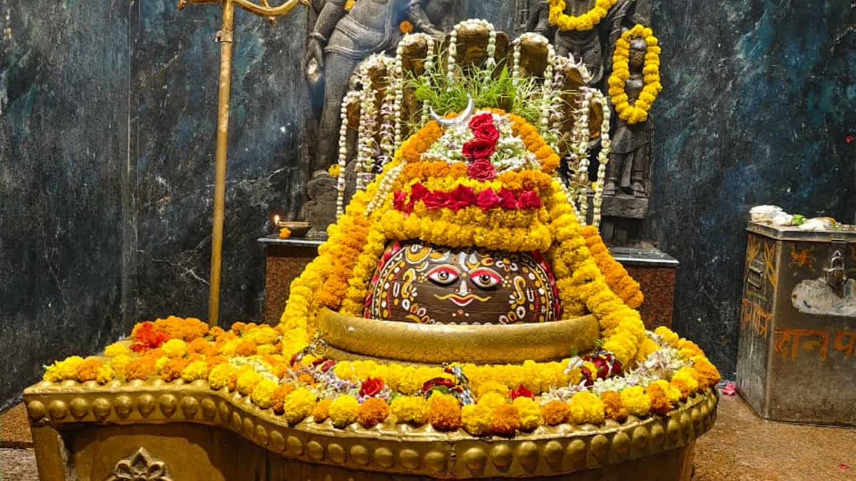 Sawan 2026: यूपी का अनोखा शिव मंदिर, सावन में रंग बदलता है शिवलिंग! यहीं चढ़ी थी पहली कांवड़
