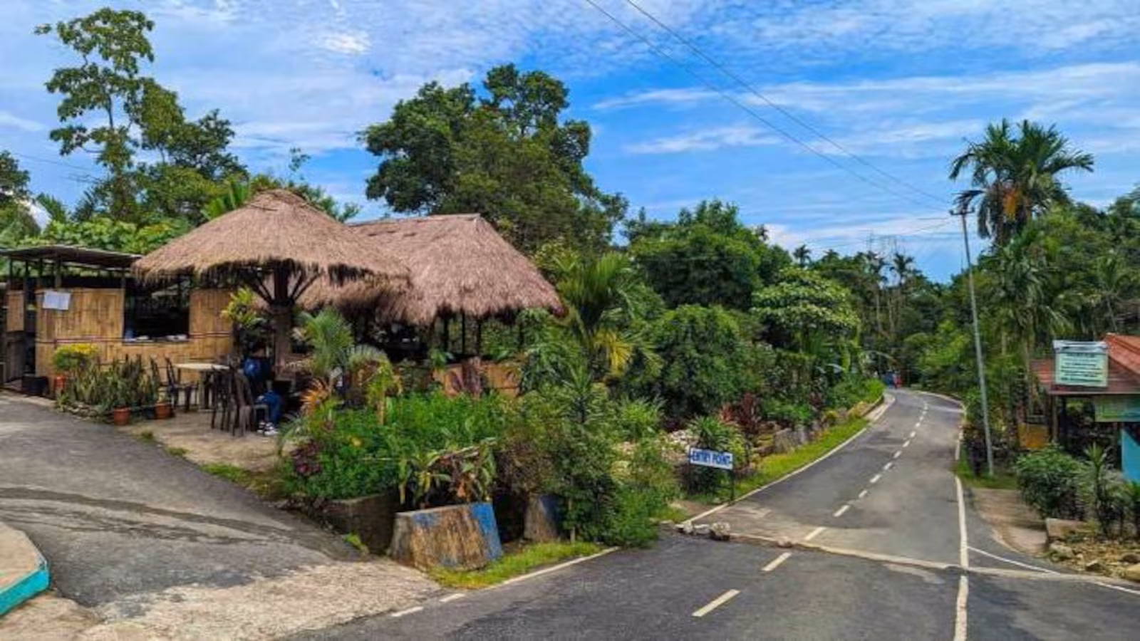 Mawlynnong Village: भारत का ये गांव सफाई में देता है बड़े शहरों को मात, रविवार को टूरिस्टों की एंट्री क्यों रहती है बंद?