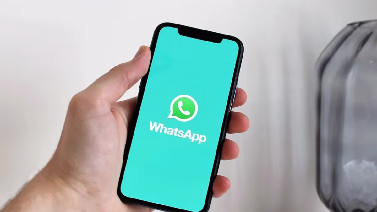 WhatsApp पर अब 3 नहीं, 20 चैट कर सकेंगे Pin! जानें क्या है Plus Subscription और कैसे करेगा काम