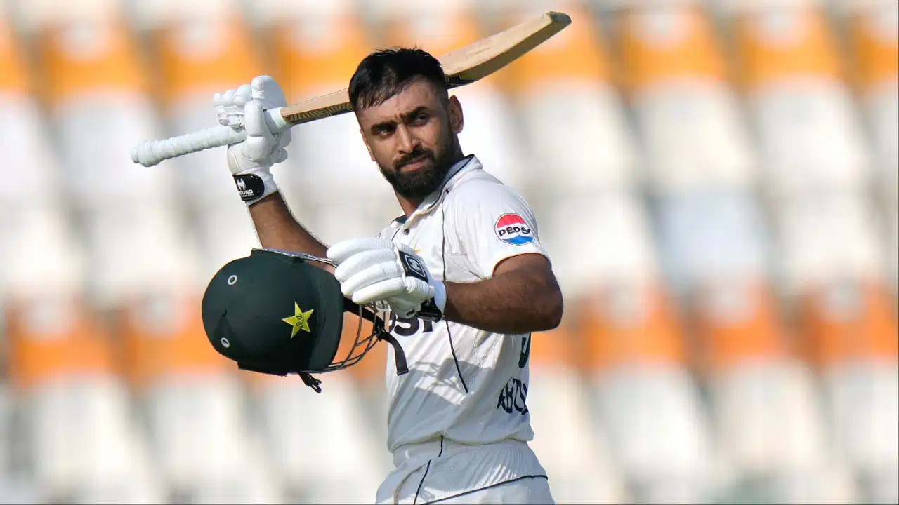 PAK vs WI: टीम से बाहर रहने के बाद धमाकेदार वापसी, अब्दुल्लाह शफीक का शतक