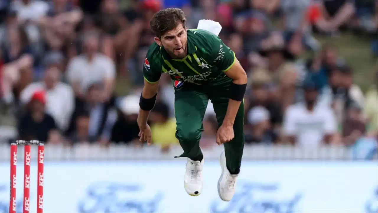 Shaheen Afridi का खौफनाक स्पेल, हैट्रिक समेत 7 विकेट लेकर मचाया तहलका, टीम बनी चैंपियन