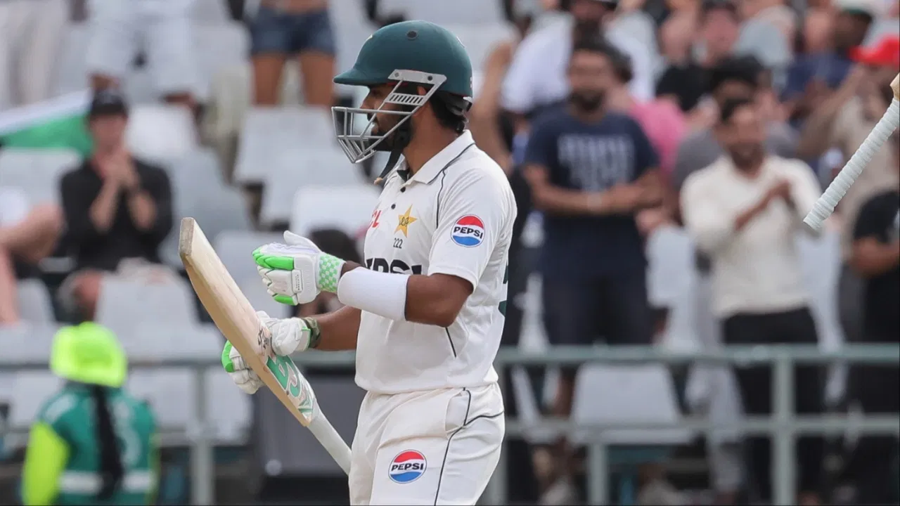 Babar Azam Injury: इंग्लैंड सीरीज से पहले बाबर को लगी चोट, प्रैक्टिस मैच से अचानक हुए बाहर