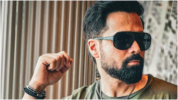 ‘आवारापन 2’ का चला जादू! पहले शो के बाद इमरान हाशमी की जमकर तारीफ, फैंस बोले- ‘अक्खा बॉलीवुड एक तरफ…’