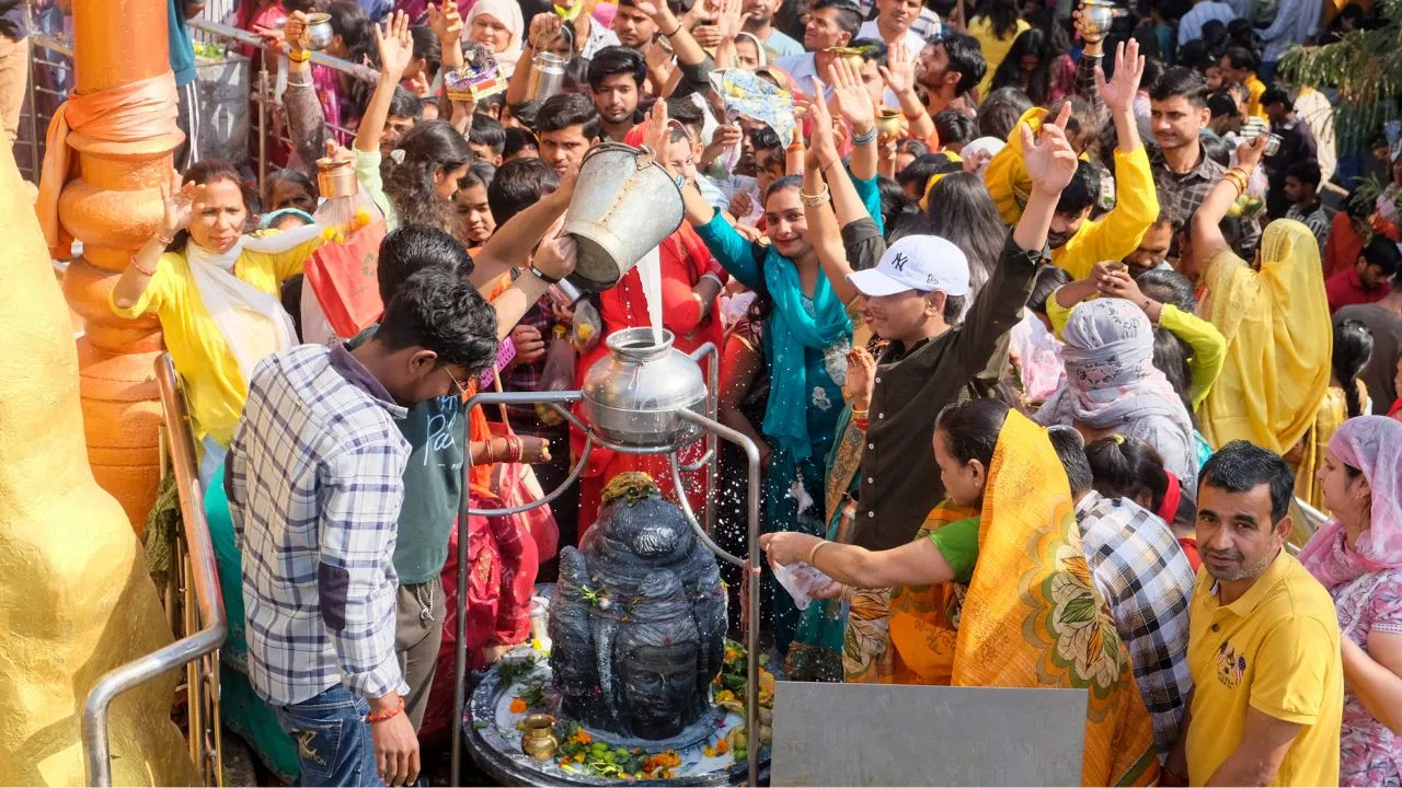 Mahashivratri vs Sawan Shivratri: महाशिवरात्रि और सावन शिवरात्रि में क्या है फर्क? जानें पूजा विधि और धार्मिक महत्व