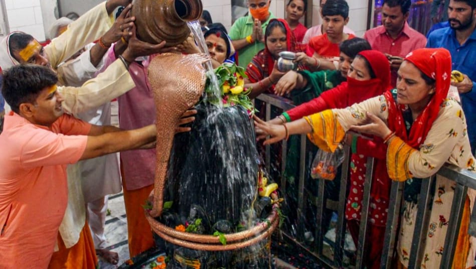 Sawan Somwar 2026: सावन का आखिरी सोमवार 24 अगस्त को, शिव मंदिर जाने से पहले इन बातों का रखें ध्यान