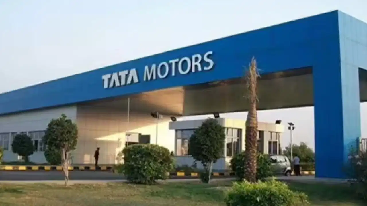 Tata Cars पर अगस्त में छूट की बौछार! Nexon से Harrier EV तक ₹2.25 लाख तक का फायदा