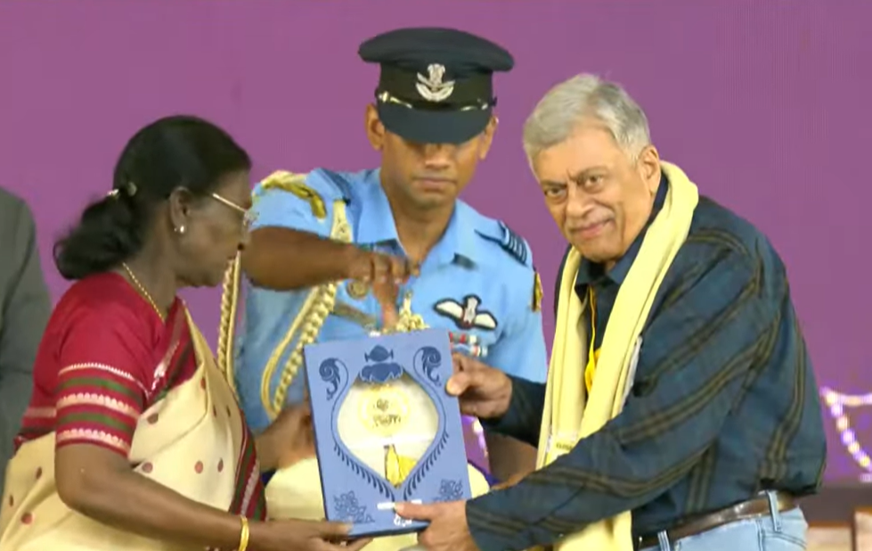 दिग्गज एक्टर अनंत नाग को मिला दादा साहेब फाल्के अवॉर्ड, राष्ट्रपति द्रौपदी मुर्मू ने किया सम्मानित