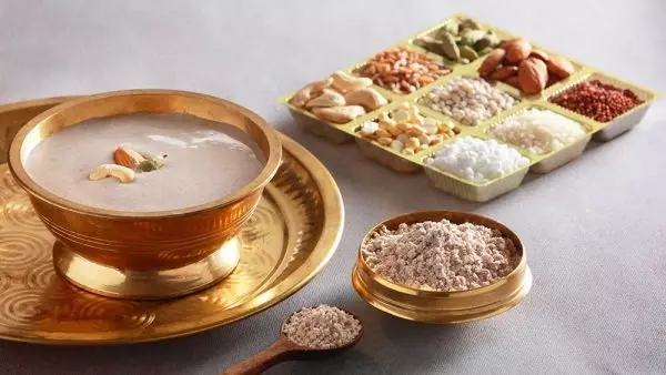 Janmashtami Vrat Tips: साबूदाना, कुट्टू और आलू से ही भर रहे पेट? ऐसे बिगड़ सकता है व्रत का बैलेंस
