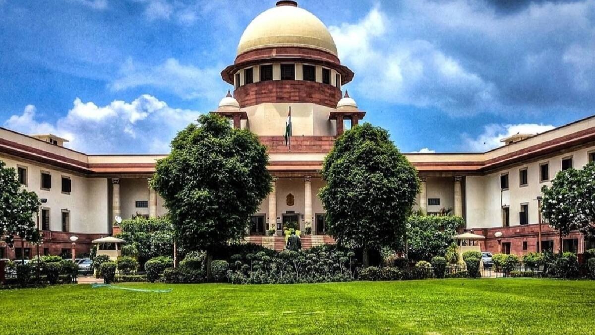 नाबालिगों के सोशल मीडिया अकाउंट पर लगेगी रोक? SC ने केंद्र से मांगी सफाई