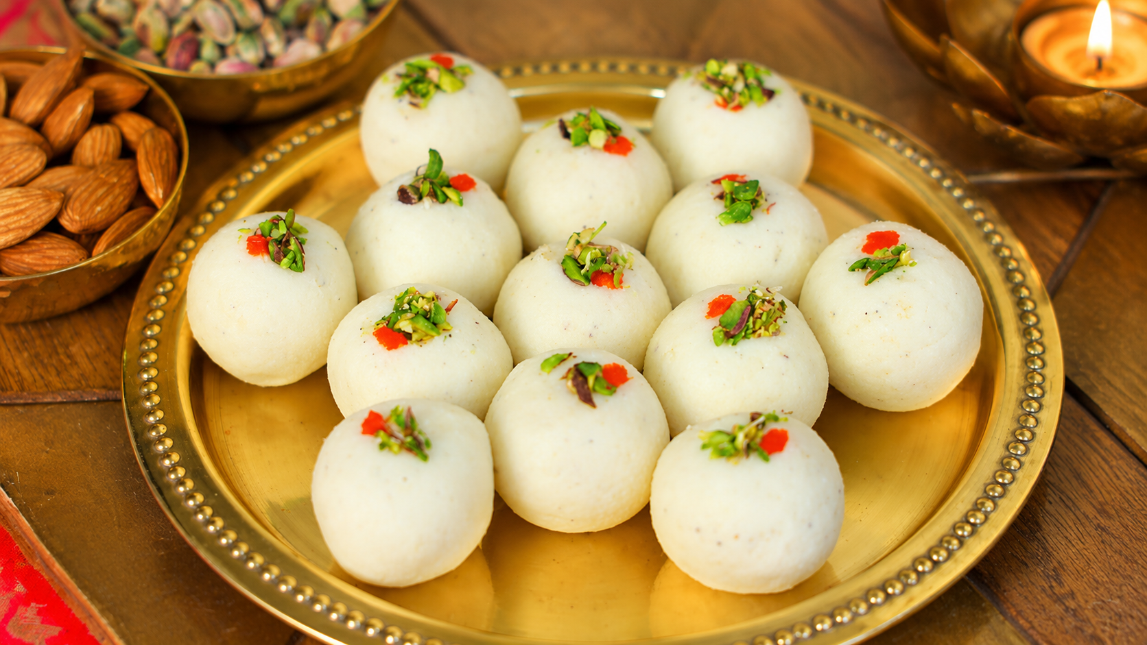 Janmashtami Prasad Recipe: बिना गैस जलाए बनाएं मलाईदार लड्डू, कान्हा को लगाएं स्वादिष्ट भोग