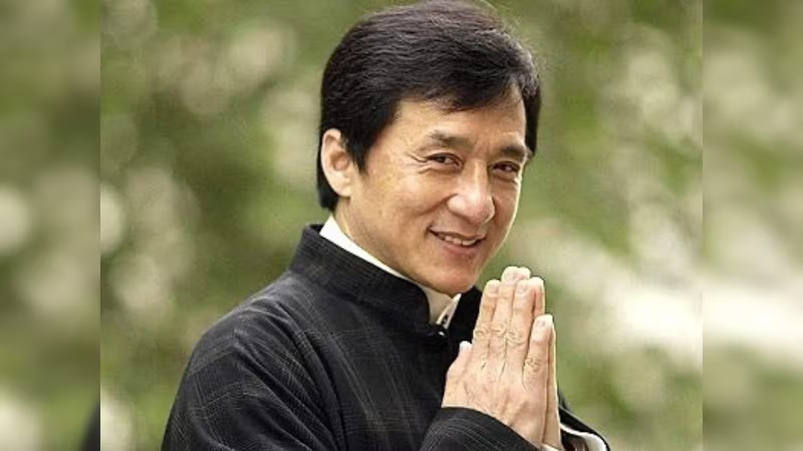 जैकी चैन की मौत की खबर ने मचाई सनसनी, सोशल मीडिया पर वायरल हुआ फर्जी पोस्ट
