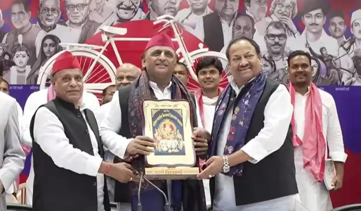 अखिलेश यादव का ऐलान, सपा सरकार बनी तो विश्वकर्मा जयंती पर होगी छुट्टी