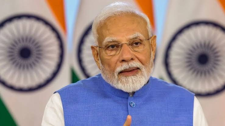 पीएम मोदी के कार्यक्रम स्थल पर बड़ी चूक? फर्जी PMO कार्ड और बंदूक के साथ 2 संदिग्ध हिरासत में
