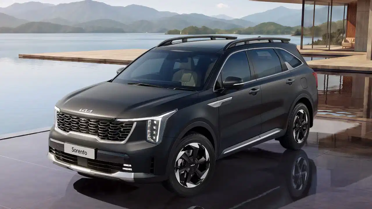 Kia Sorento की भारत में एंट्री तय, लॉन्च से पहले दिखा 7-सीटर SUV का दमदार लुक