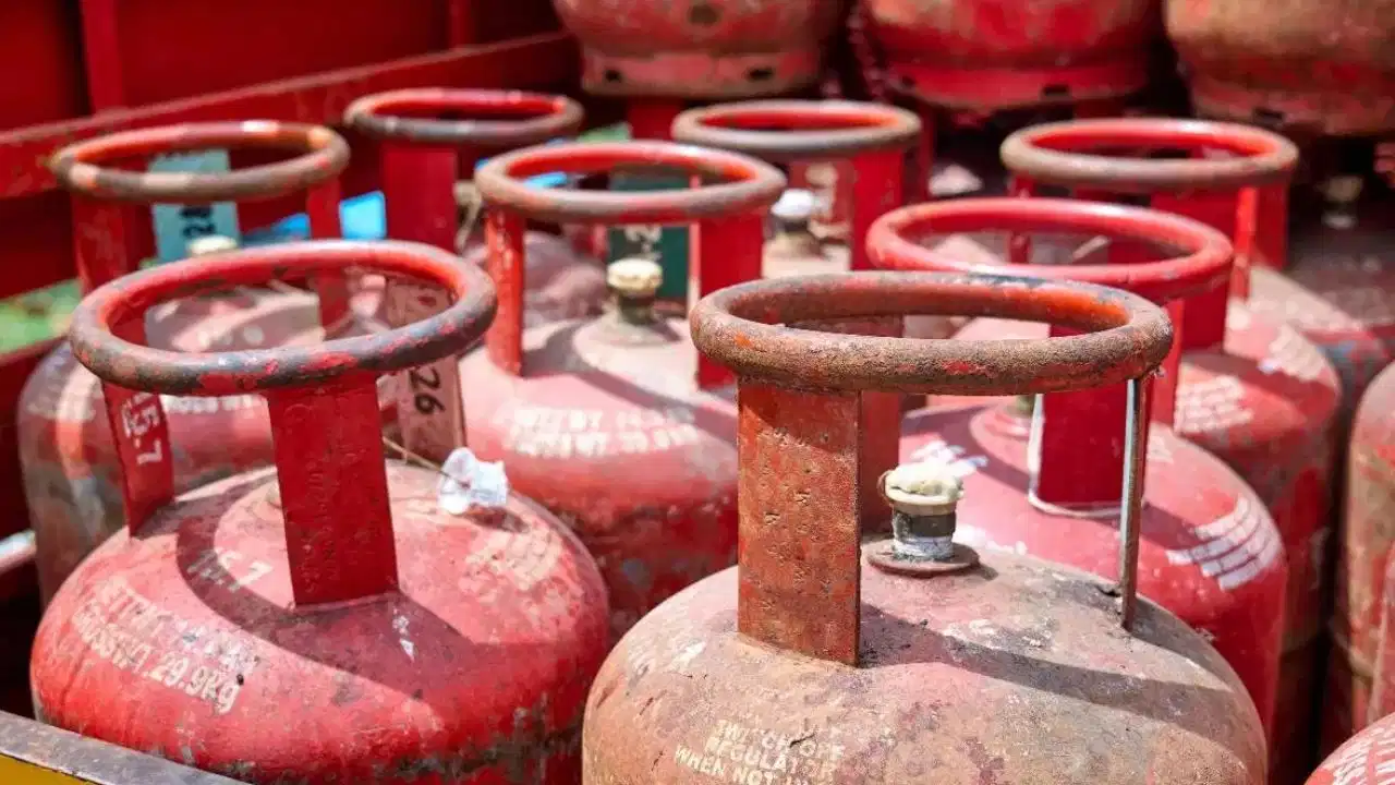LPG ग्राहकों के लिए बड़ी राहत, अब 25 दिन बाद बुक कर सकेंगे अगला सिलेंडर