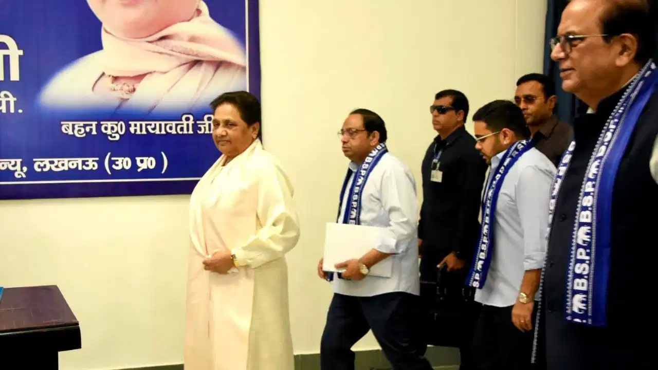 BSP में परिवारवाद पर मायावती का बड़ा फैसला, आनंद कुमार के बेटों को नहीं मिलेगी राजनीतिक जिम्मेदारी