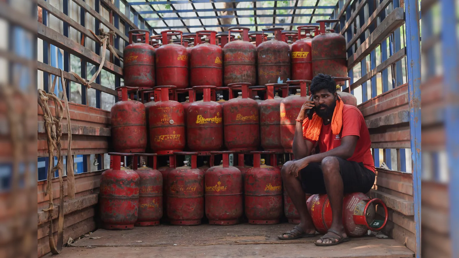 1 अक्टूबर से LPG सिलेंडर के लिए जरूरी होगा बायोमेट्रिक आधार ऑथेंटिकेशन