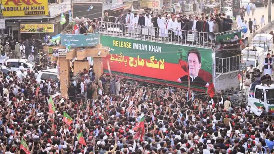 PTI के लॉन्ग मार्च से घबराई शहबाज सरकार, खैबर पख्तूनख्वा में इमरजेंसी, प्रांतीय सरकार सस्पेंड