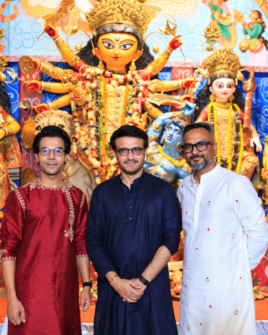 महाष्टमी पर सौरव गांगुली के घर पहुंचे राजकुमार राव संग प्रोड्यूसर अंकुर गर्ग, दादा ने कराई कोलकाता के पंडालों की सैर!