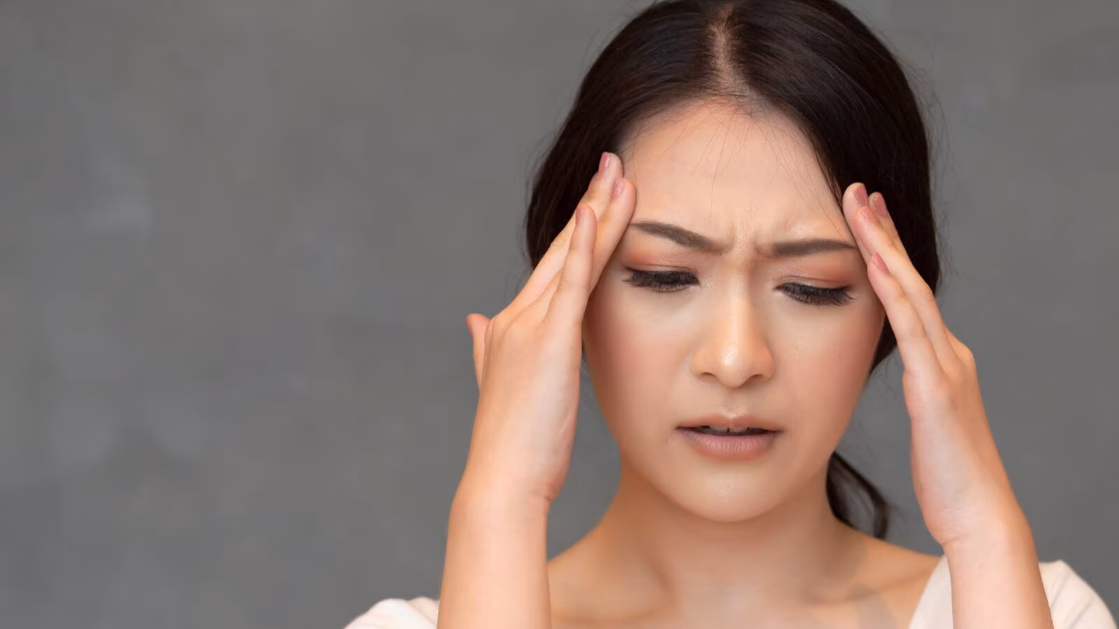 Headache Causes: बार-बार सिरदर्द से हैं परेशान? जानें किन वजहों से हो सकती है ये समस्या