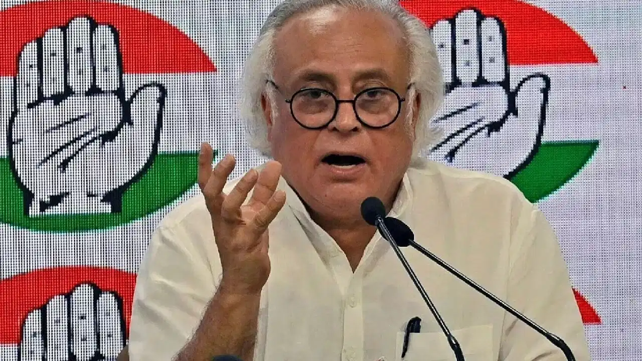 युवाओं के प्रदर्शन पर सख्त पहरे से भड़की कांग्रेस, जयराम रमेश बोले- दिल्ली को किले में बदला