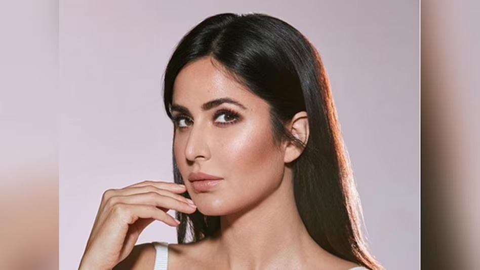 मां बनने के बाद वजन को लेकर हुईं ट्रोल, कैटरीना कैफ ने ब्लैक आउटफिट में शेयर कीं ग्लैमरस तस्वीरें