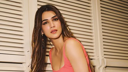 कृति सेनन को अब नहीं भाते सीधे-सादे किरदार, बोलीं- महिलाओं को इंसान की तरह दिखाना जरूरी