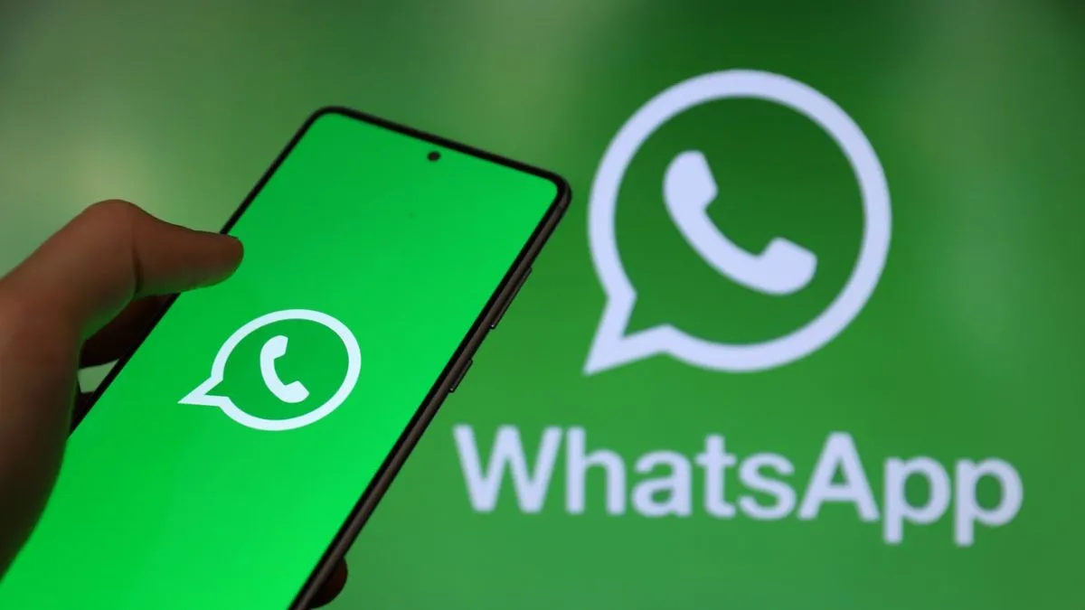 WhatsApp के नाम पर बड़ा फर्जीवाड़ा! 5 लाख से ज्यादा डाउनलोड हुआ संदिग्ध ऐप, ऐसे करें असली की पहचान